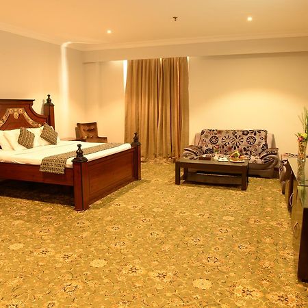 Phoenicia Hotel Манама Екстер'єр фото