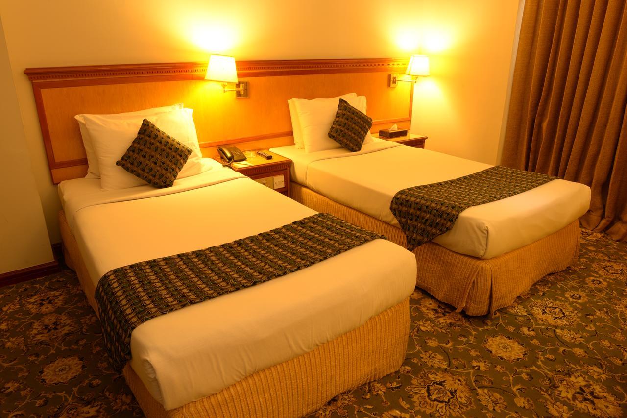Phoenicia Hotel Манама Екстер'єр фото