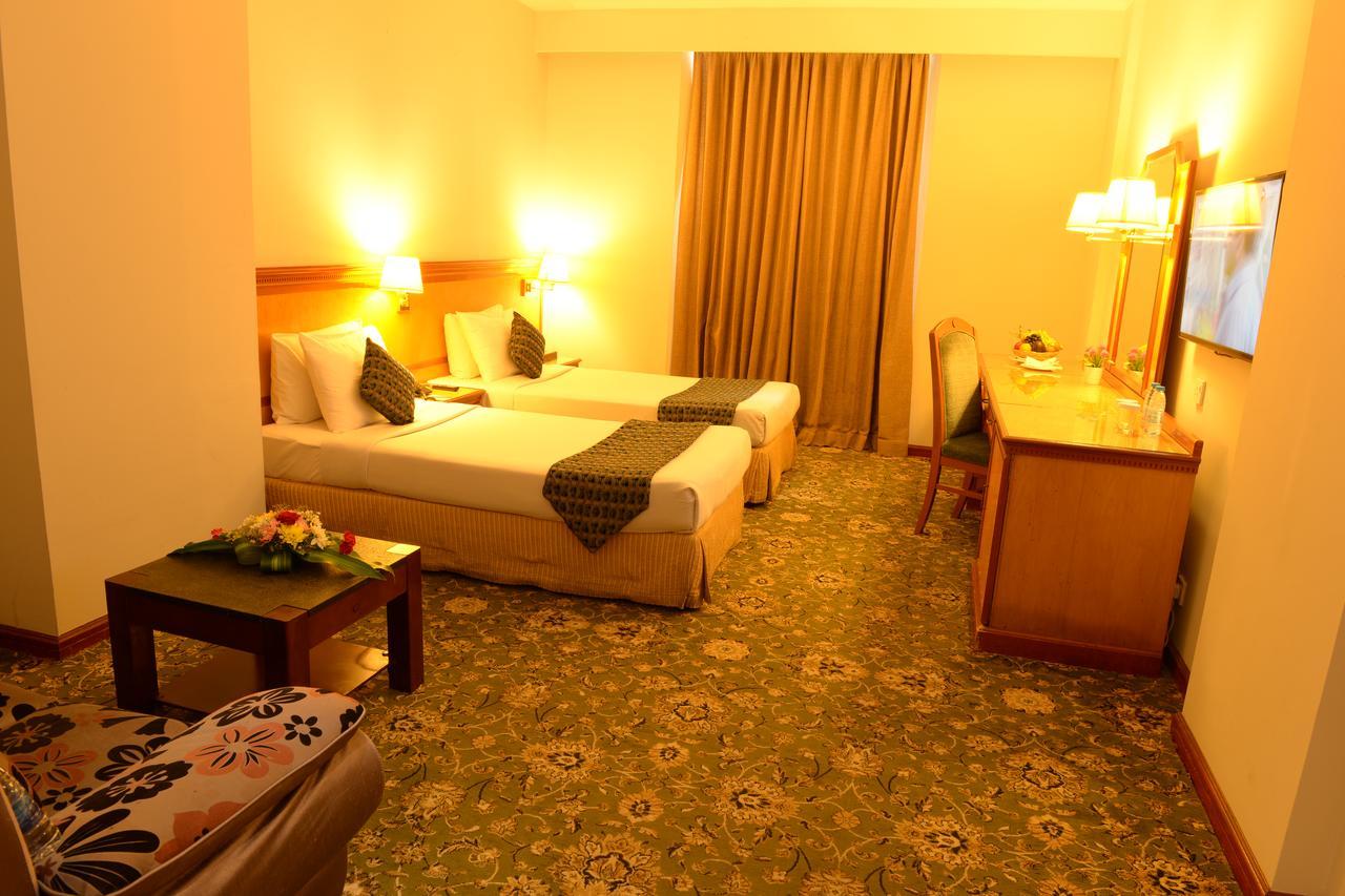 Phoenicia Hotel Манама Екстер'єр фото