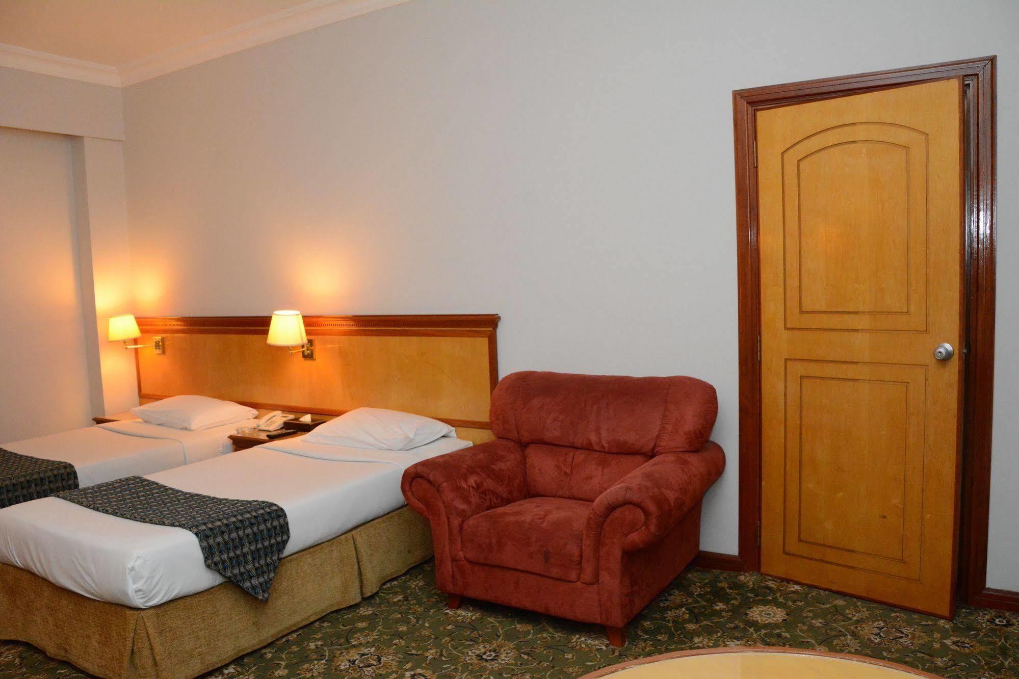 Phoenicia Hotel Манама Екстер'єр фото
